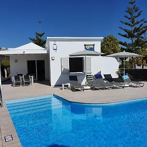 2 Bedroom Cassandra And Katrina With Private Heated Pools. Puerto del Carmen (Lanzarote)